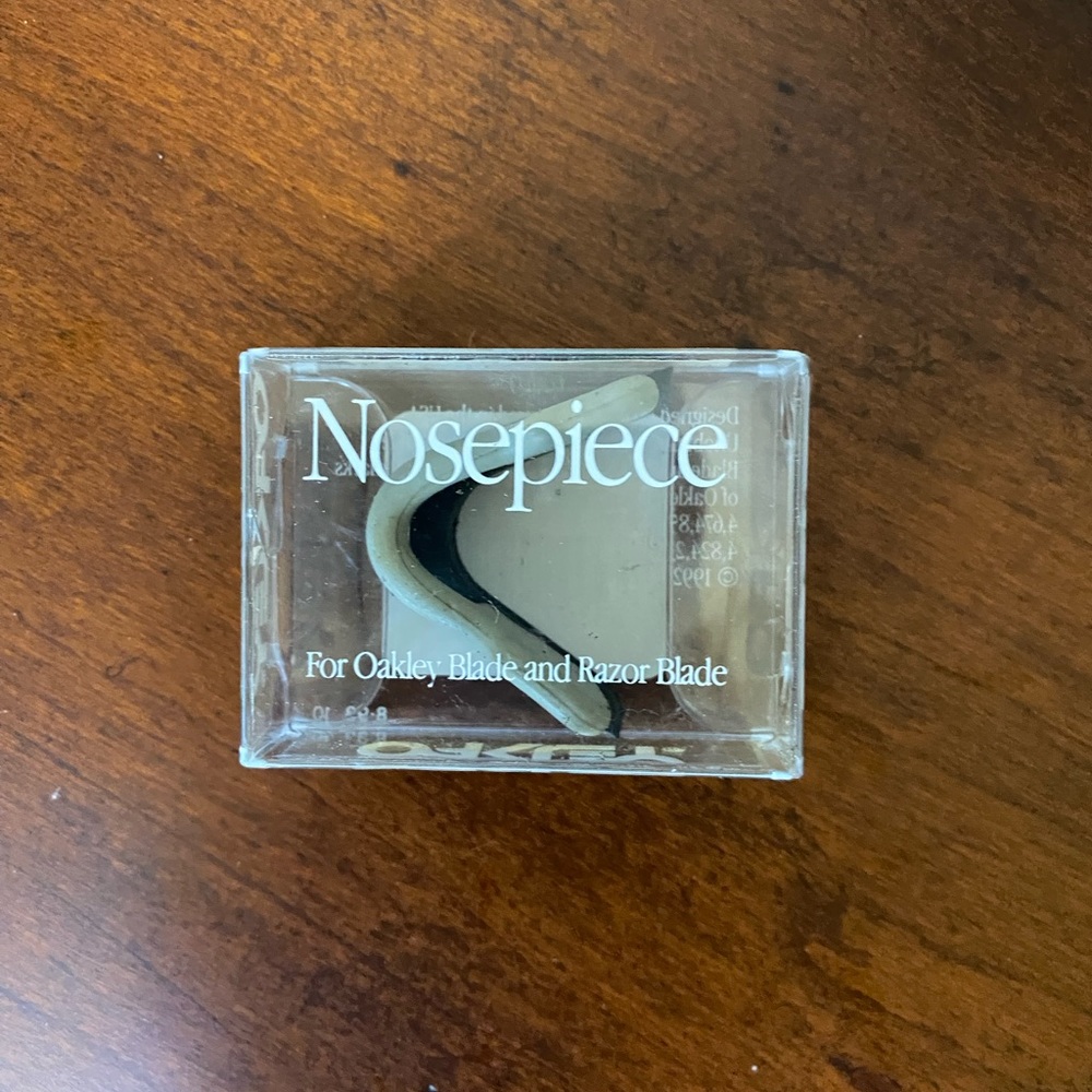 NWT Vintage Oakley Replacement Nosepiece